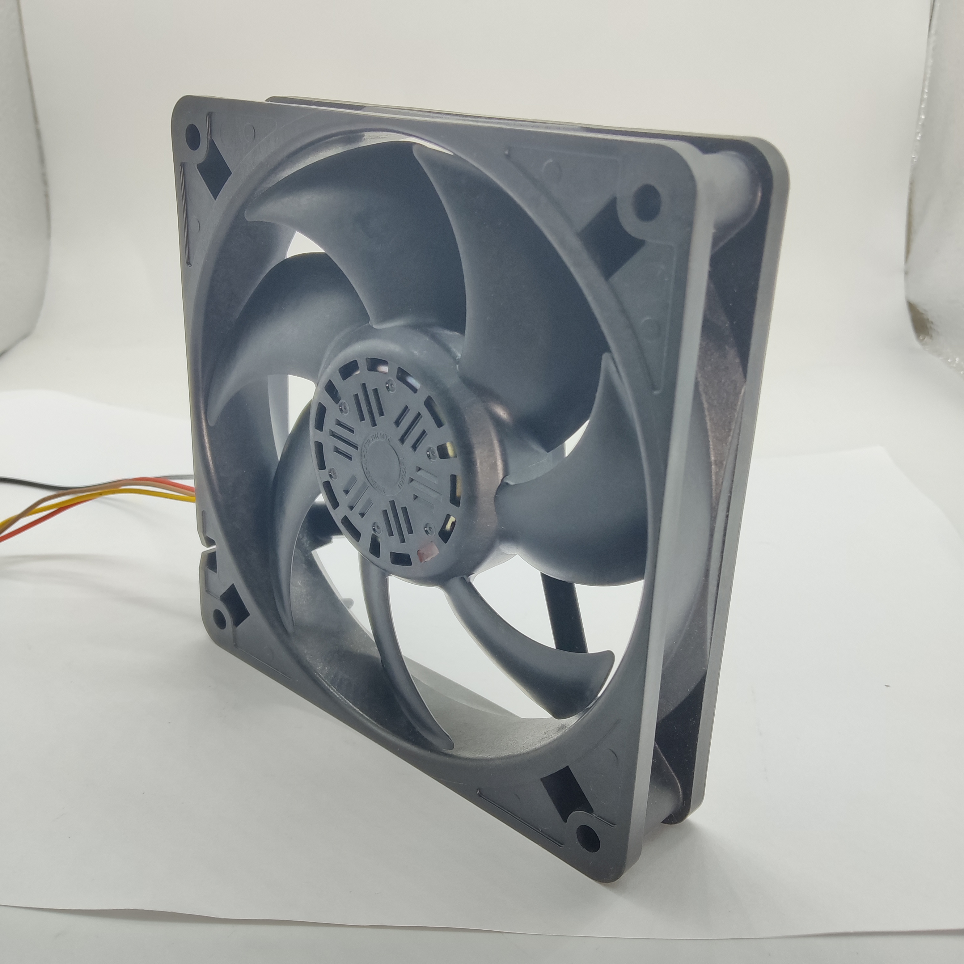 光伏逆變器如何選防水散熱風(fēng)扇？山洋San Ace 12025 9WPA IP68 DC軸流風(fēng)扇選型要點解析05